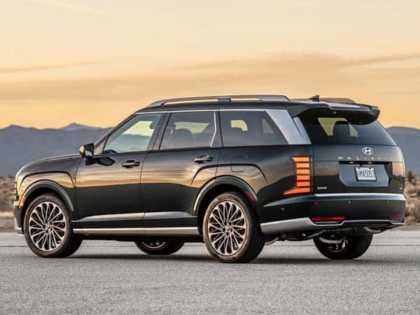 2026 Hyundai Palisade Hybrid Rear Angle