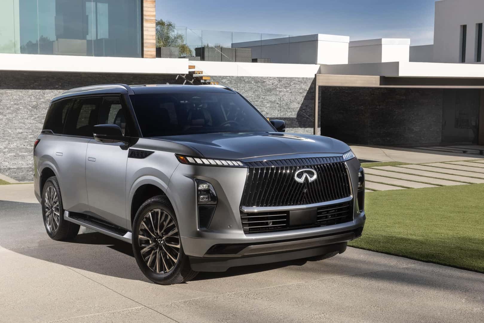 2024 INFINITI QX80 Front View