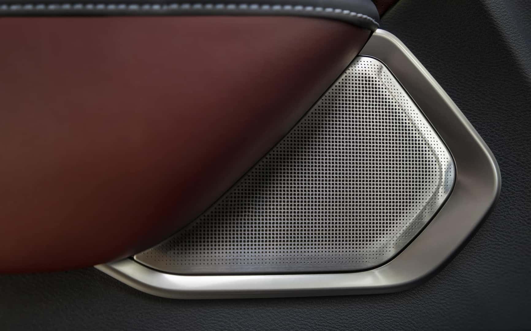 2025 INFINITI QX80 Audio that Isolates Phone Calls
