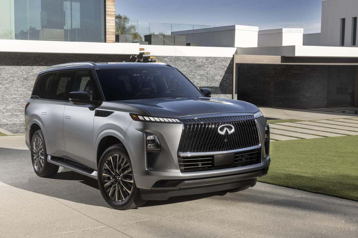 Front Side View of an INFINITI SUV