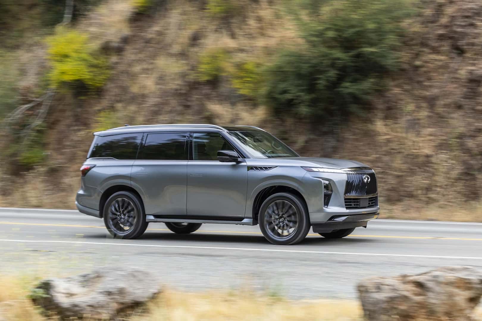 2025 INFINITI QX80 Passenger Side Profile