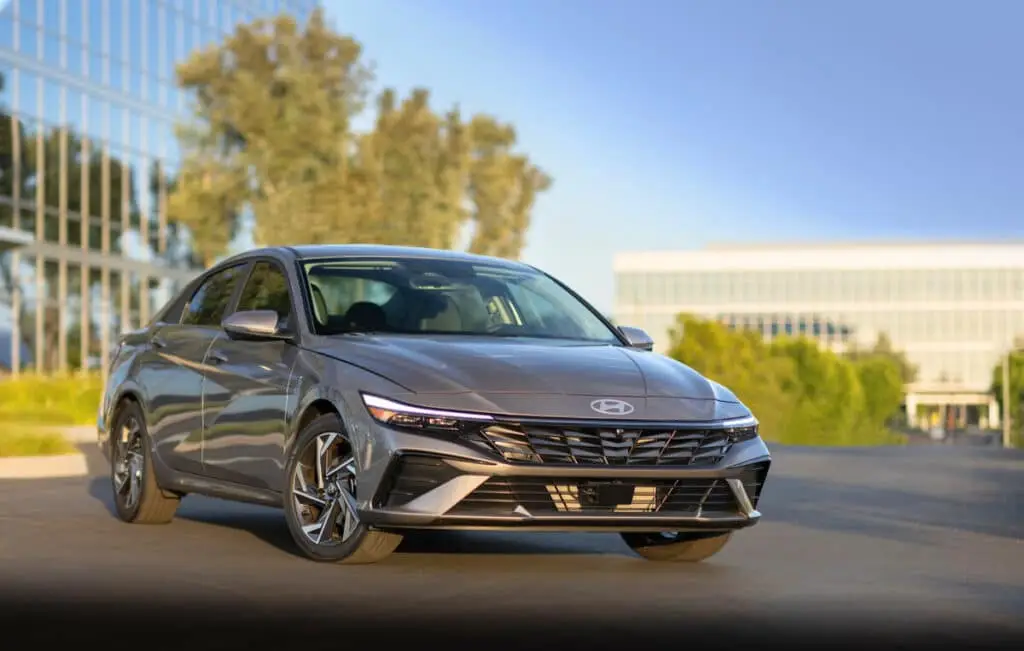 The 2025 Hyundai Elantra: Trim Levels Comparison | Safford Brown Hyundai  Fairfax