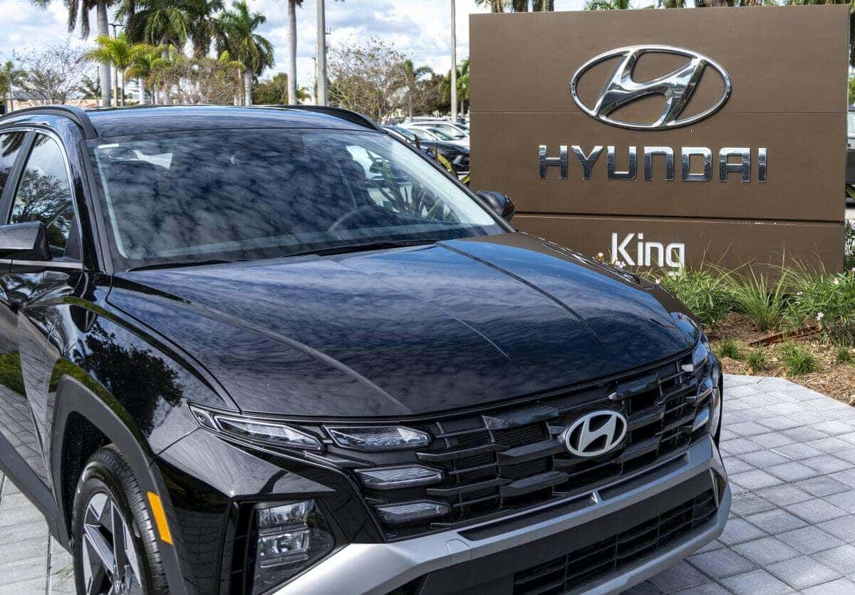 King Hyundai dealership exterior near Parkland, FL