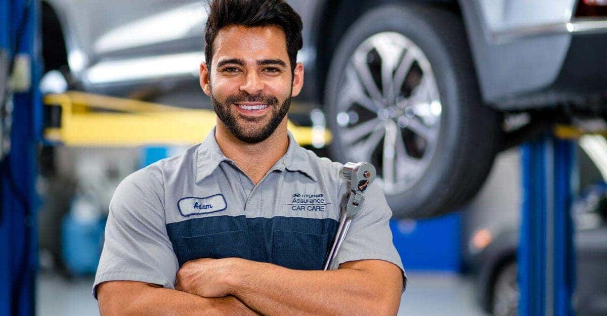 Hyundai mechanic performing maintenance near Pompano Beach, FL at King Hyundai Service Center