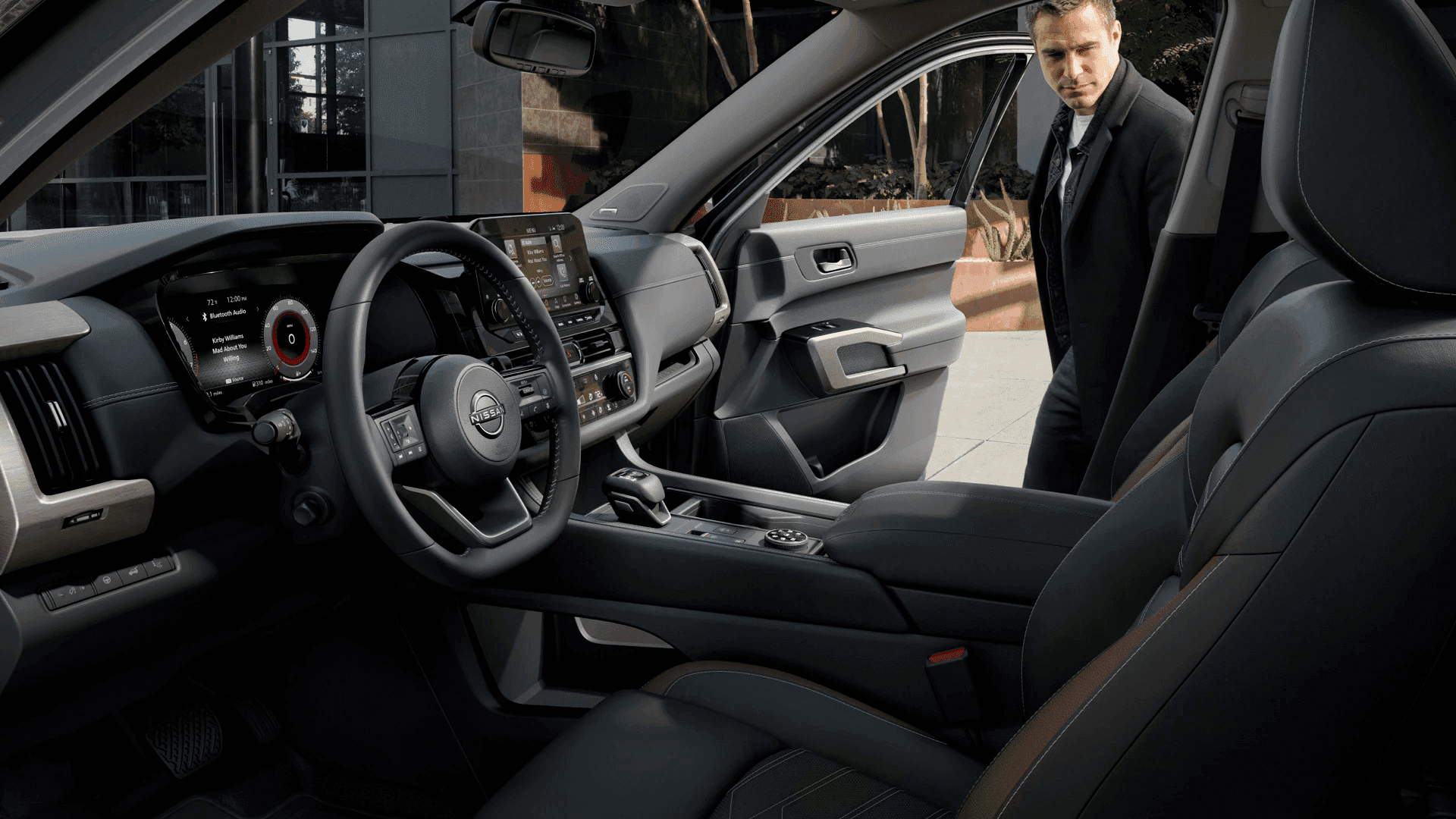 2023 Nissan Pathfinder front cabin