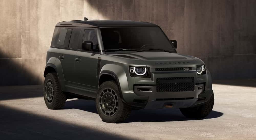 新品未開封Land Rover Epic New Defender The Land Rover Defender: Meet the SUV That Launched the Land
