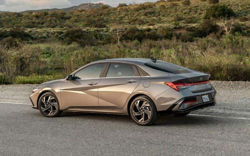 2026HyundaiElantra-exterior-02