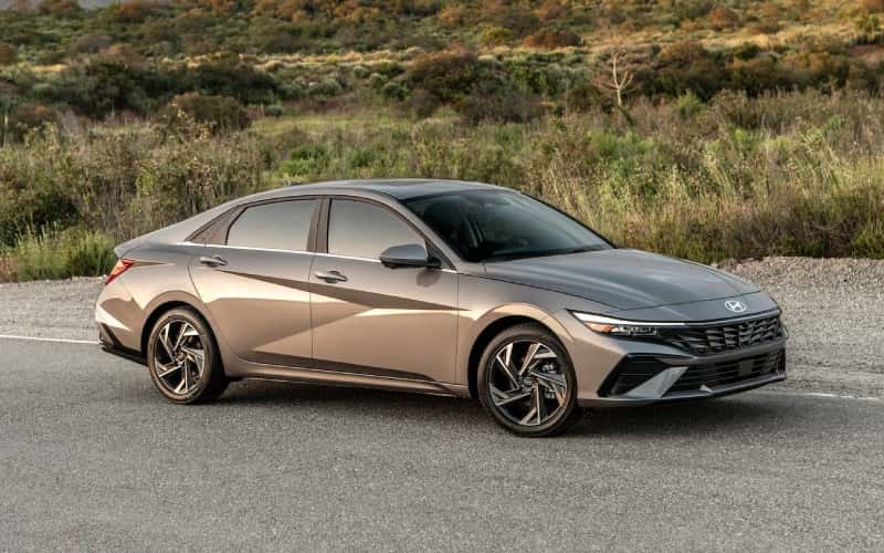 2026HyundaiElantra-exterior-03