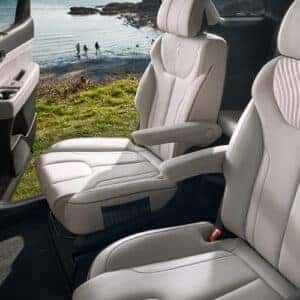 Second-row captain’s chairs with premium leather upholstery in the 2023 Hyundai Palisade.
