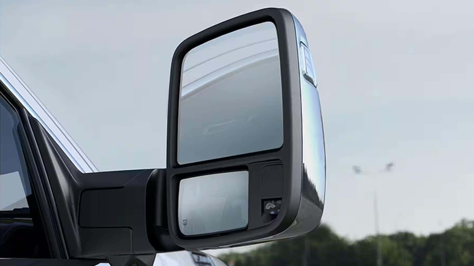Ram 1500 towing mirrors and multiple camera views