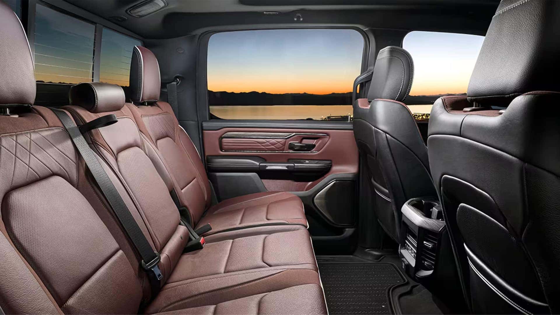 Interior space and rear legroom in Ram 1500